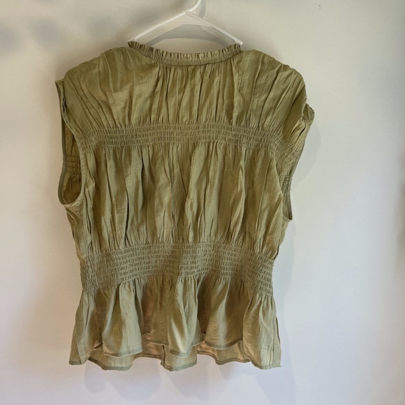 H&M Green Ruffled Top - Picture 2 of 2